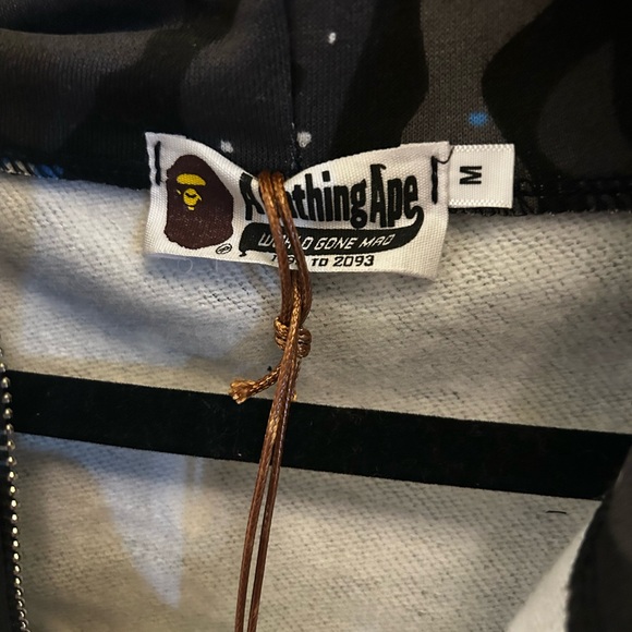 BAPE HOODIE ZIPUP GALAXY SIZE MEDIUM - Picture 6 of 6